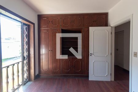 Casa para alugar com 570m², 4 quartos e 4 vagas Casa para alugar com 570m², 4 quartos e 4 vagasQuarto 1