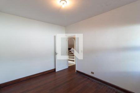 Casa para alugar com 570m², 4 quartos e 4 vagas Casa para alugar com 570m², 4 quartos e 4 vagasQuarto 4