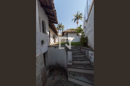 Casa para alugar com 570m², 4 quartos e 4 vagas Casa para alugar com 570m², 4 quartos e 4 vagasQuintal