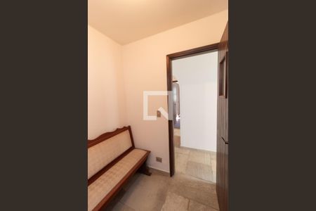 Casa para alugar com 570m², 4 quartos e 4 vagas Casa para alugar com 570m², 4 quartos e 4 vagasQuarto de Serviço 4