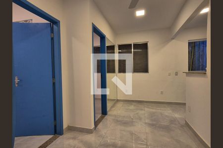 Sala de apartamento para alugar com 2 quartos, 50m² em Recreio dos Bandeirantes, Rio de Janeiro