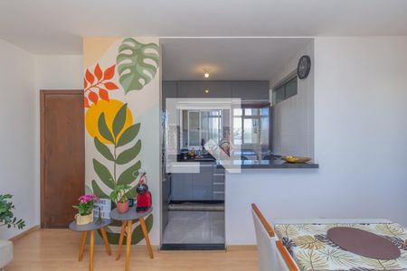 Sala de apartamento à venda com 3 quartos, 70m² em Ipiranga, Belo Horizonte