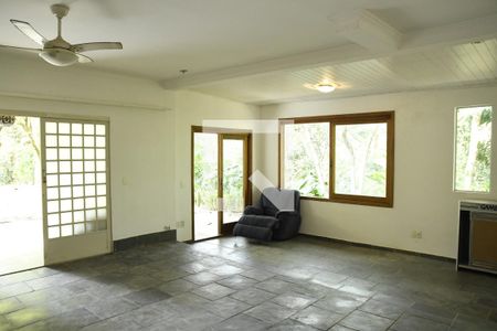 Sala de casa de condomínio para alugar com 3 quartos, 120m² em Paisagem Renoir, Cotia