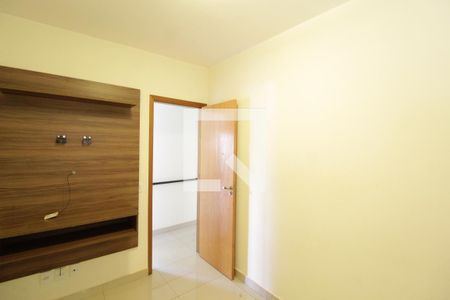 Quarto 2 de apartamento para alugar com 3 quartos, 90m² em Santa Mônica, Uberlândia