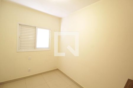 Quarto 2 de apartamento para alugar com 3 quartos, 90m² em Santa Mônica, Uberlândia