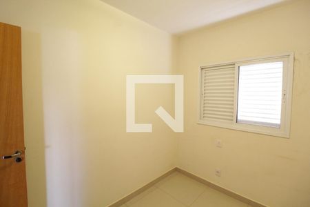 Quarto 2 de apartamento para alugar com 3 quartos, 90m² em Santa Mônica, Uberlândia