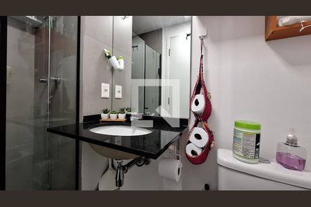 Banheiro de apartamento para alugar com 1 quarto, 30m² em Bom Retiro, São Paulo