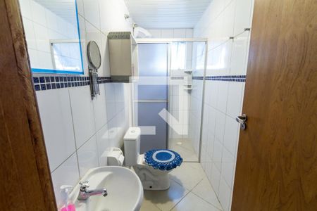 Banheiro de kitnet/studio para alugar com 1 quarto, 22m² em Cajuru, Curitiba