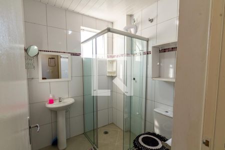 Banheiro de kitnet/studio para alugar com 1 quarto, 22m² em Cajuru, Curitiba