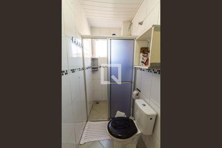 Banheiro de kitnet/studio para alugar com 1 quarto, 22m² em Cajuru, Curitiba