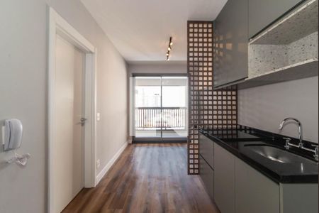 Cozinha de apartamento para alugar com 1 quarto, 32m² em Vila Gumercindo, São Paulo