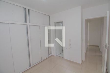 Suíte de apartamento à venda com 3 quartos, 70m² em Vila Ivone, São Paulo