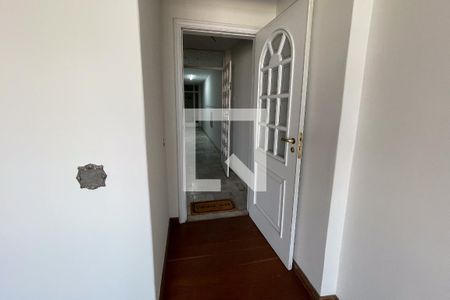 Corredor de apartamento para alugar com 3 quartos, 103m² em Jardim Vinte E Cinco de Agosto, Duque de Caxias