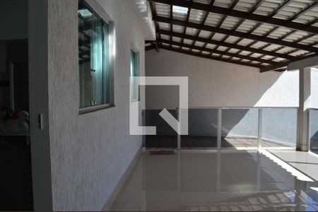 Varanda de casa à venda com 3 quartos, 224m² em Sapucaias III, Contagem