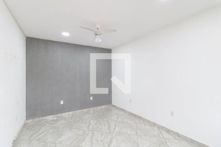 Sala de casa de condomínio para alugar com 1 quarto, 55m² em Del Castilho, Rio de Janeiro