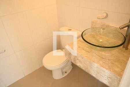 Lavabo de casa de condomínio para alugar com 4 quartos, 300m² em Cemucam, Cotia