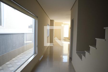 Sala de casa de condomínio para alugar com 4 quartos, 300m² em Cemucam, Cotia