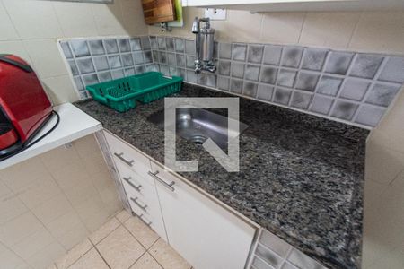 Cozinha de apartamento à venda com 1 quarto, 34m² em Liberdade, São Paulo