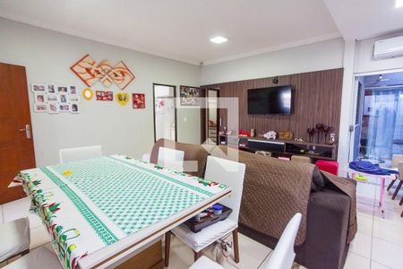 Sala de casa para alugar com 3 quartos, 250m² em Granada, Uberlândia