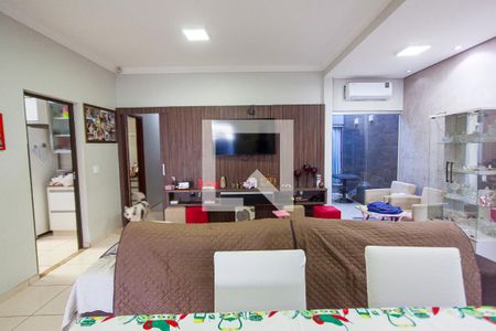 Sala de casa para alugar com 3 quartos, 250m² em Granada, Uberlândia