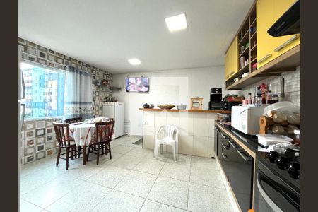 Casa à venda com 120m², 2 quartos e 1 vaga Casa à venda com 120m², 2 quartos e 1 vagaCozinha