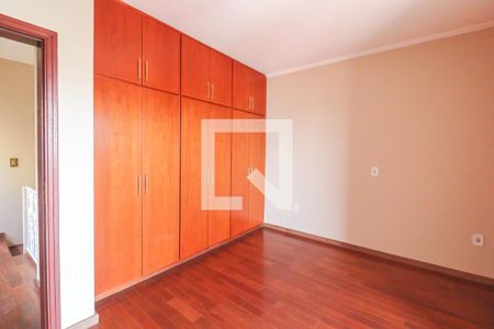 Suíte de casa à venda com 4 quartos, 260m² em Vila Galvão, Jundiaí