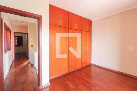 Suíte de casa à venda com 4 quartos, 260m² em Vila Galvão, Jundiaí