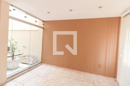 Sala de casa à venda com 4 quartos, 260m² em Vila Galvão, Jundiaí