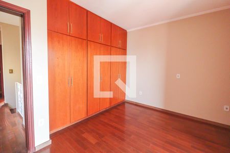 Suíte de casa à venda com 4 quartos, 260m² em Vila Galvão, Jundiaí