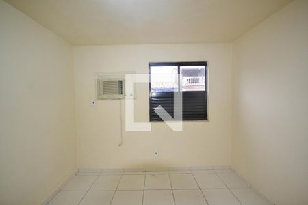 Quarto 1 de casa para alugar com 2 quartos, 60m² em Ouro Verde, Nova Iguaçu