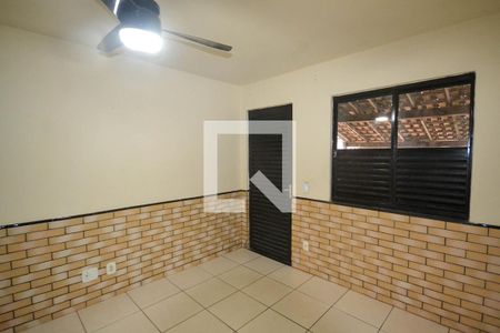 Sala de casa para alugar com 2 quartos, 60m² em Ouro Verde, Nova Iguaçu