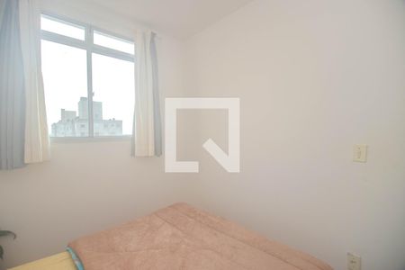 Quarto 1 de apartamento para alugar com 2 quartos, 53m² em Morro Santana, Porto Alegre