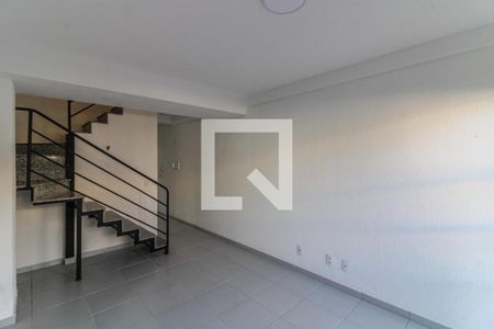 Sala de casa de condomínio para alugar com 2 quartos, 60m² em Vargem Grande, Rio de Janeiro