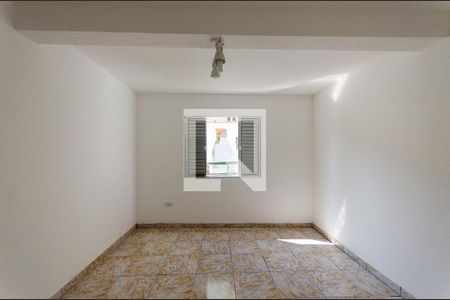 Quarto 2 de casa para alugar com 2 quartos, 100m² em Vila Iório, São Paulo