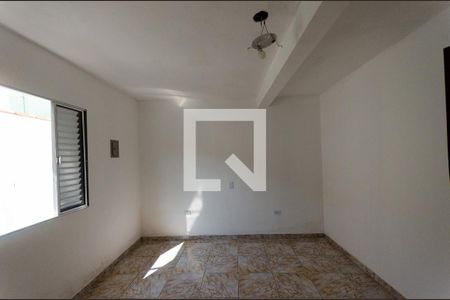 Quarto 1 de casa para alugar com 2 quartos, 100m² em Vila Iório, São Paulo