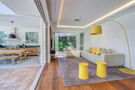 Casa à venda com 4 quartos, 490m² em Santo Amaro, São Paulo