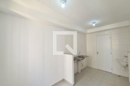 Sala, Cozinha e Área de servico de apartamento para alugar com 1 quarto, 26m² em Vila Ema, São Paulo