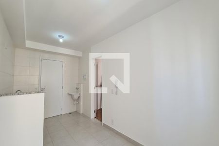 Sala, Cozinha e Área de servico de apartamento para alugar com 1 quarto, 26m² em Vila Ema, São Paulo