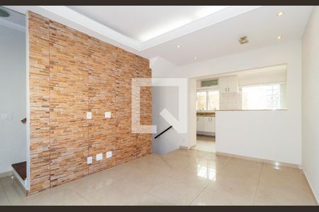 Sala de casa de condomínio à venda com 2 quartos, 102m² em Vila Bertioga, São Paulo