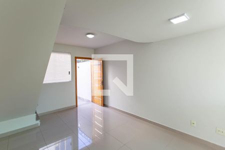 Sala de casa para alugar com 2 quartos, 70m² em Itapoã, Belo Horizonte