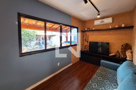 Sala de casa para alugar com 4 quartos, 360m² em Piratininga, Niterói