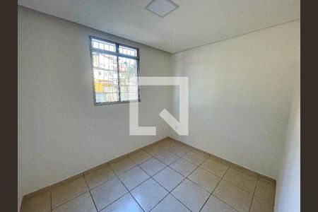 Quarto 2 de apartamento para alugar com 2 quartos, 45m² em Olaria, Contagem