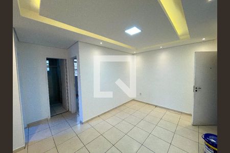 Sala de apartamento para alugar com 2 quartos, 45m² em Olaria, Contagem