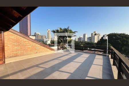 Casa à venda com 929m², 4 quartos e 4 vagas Casa à venda com 929m², 4 quartos e 4 vagasTerraço