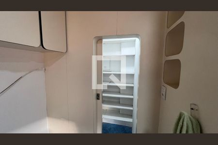 Casa à venda com 929m², 4 quartos e 4 vagas Casa à venda com 929m², 4 quartos e 4 vagasDispensa