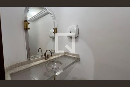 Casa à venda com 929m², 4 quartos e 4 vagas Casa à venda com 929m², 4 quartos e 4 vagasLavabo