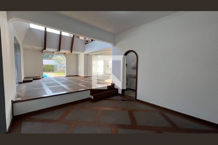 Casa à venda com 929m², 4 quartos e 4 vagas Casa à venda com 929m², 4 quartos e 4 vagasSala