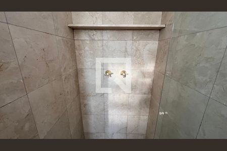 Casa à venda com 929m², 4 quartos e 4 vagas Casa à venda com 929m², 4 quartos e 4 vagasBanheiro da Suíte 2