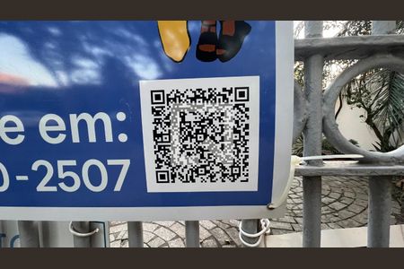 Casa à venda com 929m², 4 quartos e 4 vagas Casa à venda com 929m², 4 quartos e 4 vagasPlaca