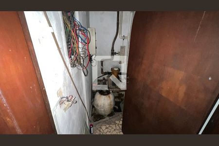 Casa à venda com 929m², 4 quartos e 4 vagas Casa à venda com 929m², 4 quartos e 4 vagasSala de maquina